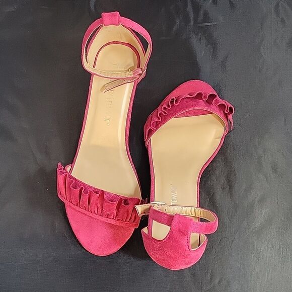 BRAND NEW ASHLEY STEWART TIA RUFFLE ADJUSTABLE BUCKLE  STRAP OPEN TOE SA… - Picture 6 of 12